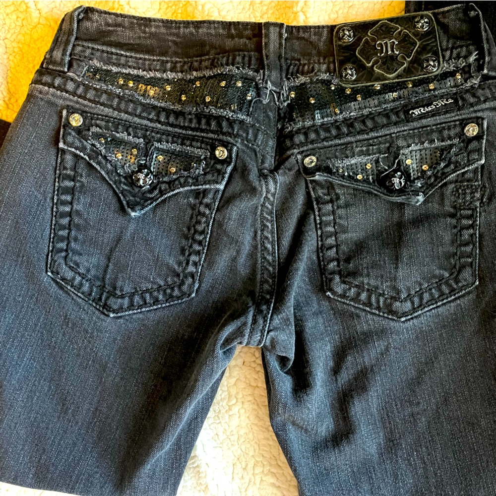 Miss Me Jeans size 29 / Inseam approximately 35”